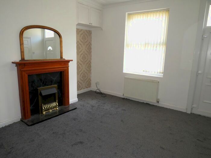 2 Bedroom Property To Rent In Clover Hill Terrace, Halifax, HX1