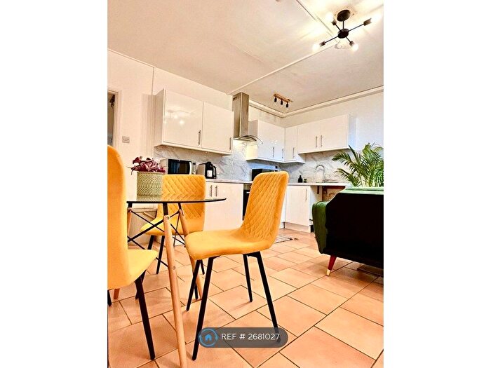 2 Bedroom Flat To Rent In Edith Grove, London, SW10