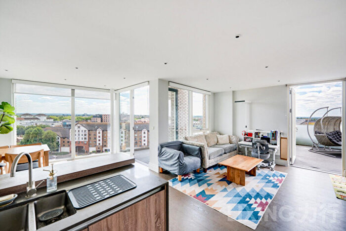 3 Bedroom Apartment To Rent In Queenshurst Square, Kingston, KT2