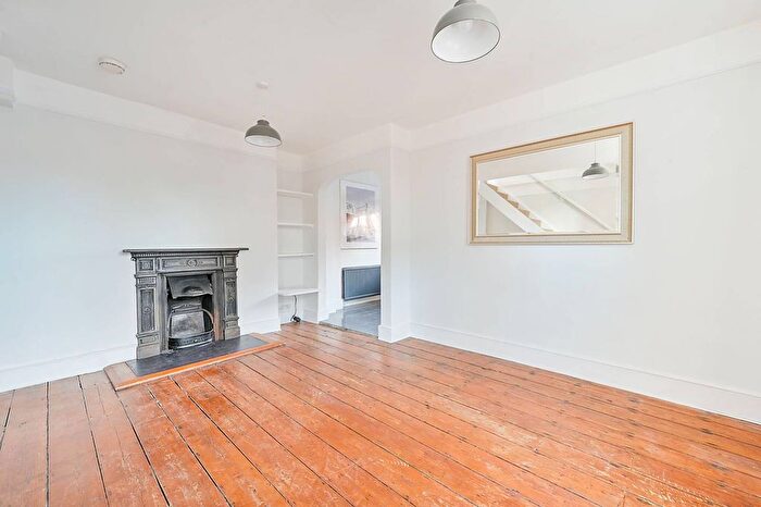 2 Bedroom Maisonette To Rent In Wellesley Road, Chiswick, W4