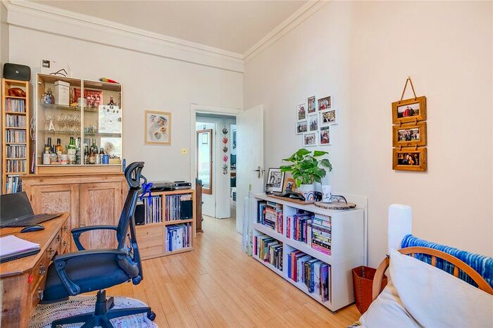 2 Bedroom Flat To Rent In Fulham Road, London, SW6