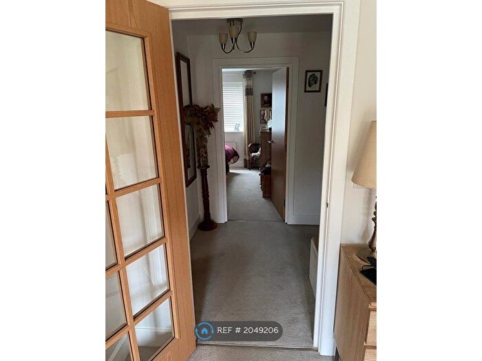 1 Bedroom Flat To Rent In Findlay Mews, Marlow, SL7