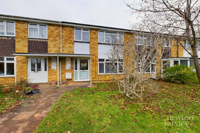 3 Bedroom Terraced House To Rent In Foxwarren, Claygate, Esher KT10