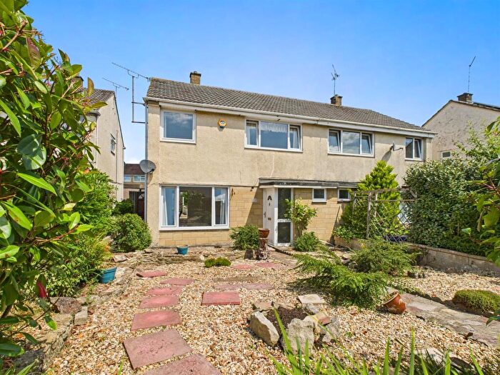 4 Bedroom Semi-Detached House For Sale In Cranwell Close, Chippenham, SN14