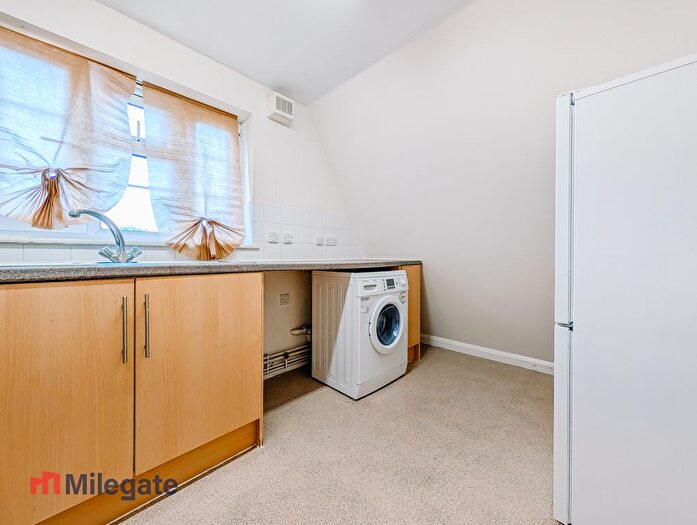 1 Bedroom Flat To Rent In Tavistock Road, Croydon, CR0