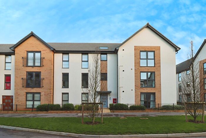 2 Bedroom Flat For Sale In Clark Drive, Yate, Bristol, BS37