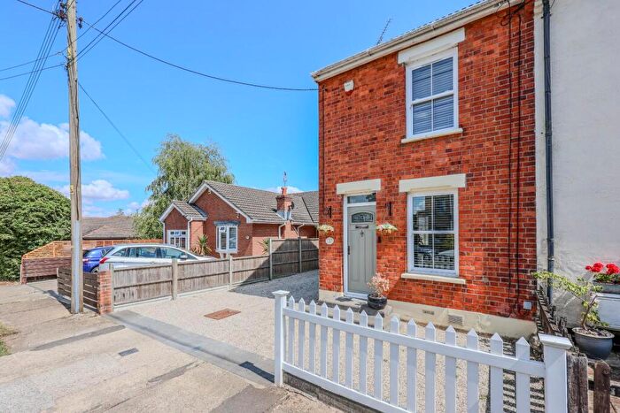 2 Bedroom End Of Terrace House For Sale In Parkstone Avenue, Benfleet, SS7