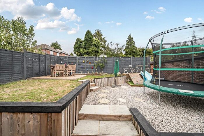 2 Bedroom Detached Bungalow For Sale In Chalk Ridge, Clanfield, Waterlooville, PO8