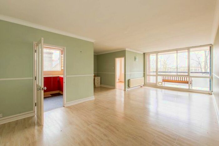 2 Bedroom Flat To Rent In Shepherds Hill, Highgate, London, N6