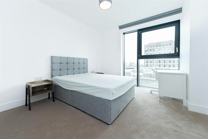 2 Bedroom Apartment To Rent In Hewson Way, London, SE17