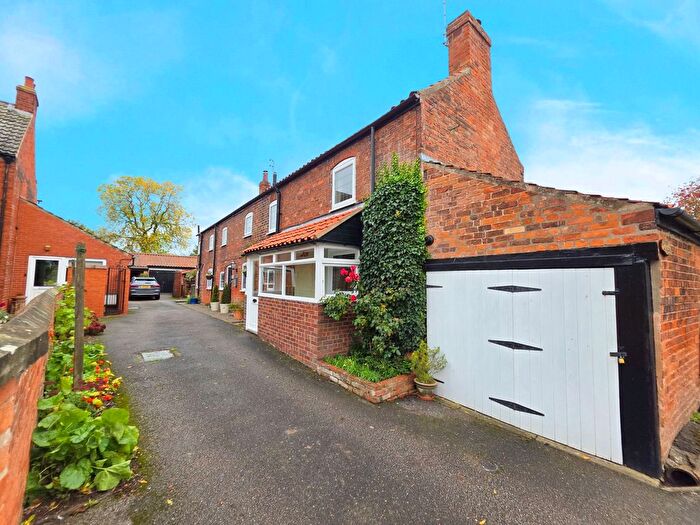 1 Bedroom End Of Terrace House For Sale In North Moor Road, Walkeringham, DN10