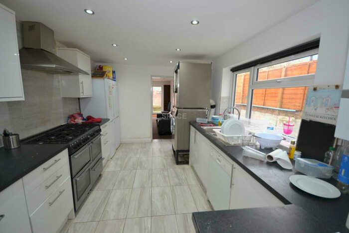 6 Bedroom Terraced House To Rent In Addington Road, Reading, Berkshire, RG1