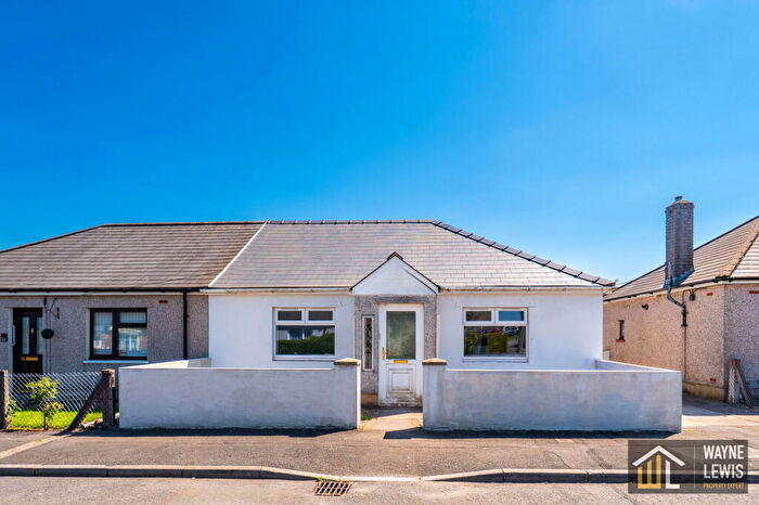 1 Bedroom Semi-Detached Bungalow For Sale In Caerbragdy, Caerphilly, CF83