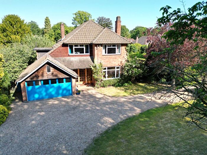 4 Bedroom Detached House For Sale In Clifton Road, Amersham, HP6