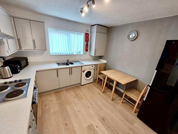 4 Bedroom End Of Terrace House To Rent In Milton Green, Shieldfield, Newcastle Upon Tyne, NE2