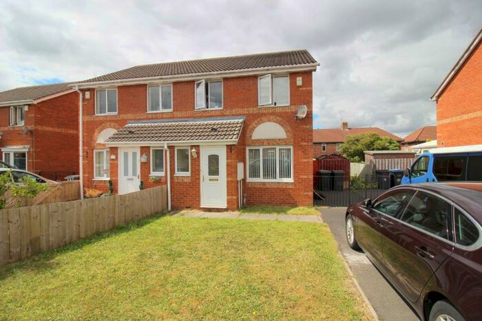 3 Bedroom Semi-Detached House To Rent In Habgood Drive, Gilesgate, Durham, DH1