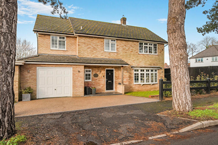 4 Bedroom Detached House For Sale In Pine Dean, Great Bookham, KT23