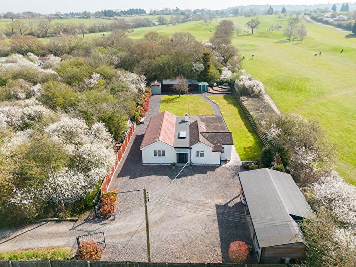 3 Bedroom Detached Bungalow For Sale In Wellington Avenue, Hullbridge, SS5