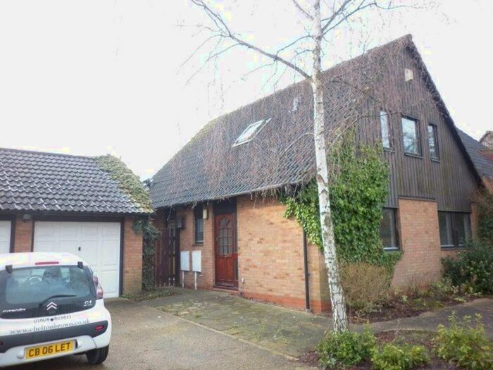 3 Bedroom Property To Rent In Claystones, West Hunsbury, Northampton NN4
