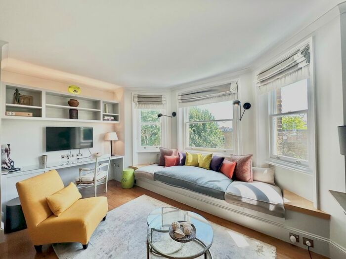 2 Bedroom Flat To Rent In Fulham Road, Fulham, London, SW6