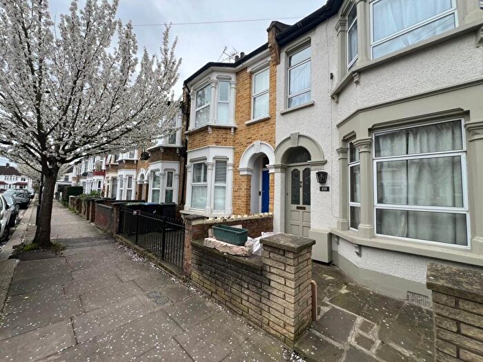 3 Bedroom Terraced House To Rent In Fotheringham Road, EN1