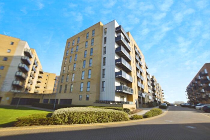 2 Bedroom Flat For Sale In Sackett Road, Barking, IG11