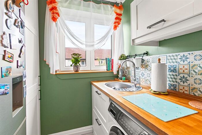 2 Bedroom Flat For Sale In Lesmuir Drive, Glasgow, G14