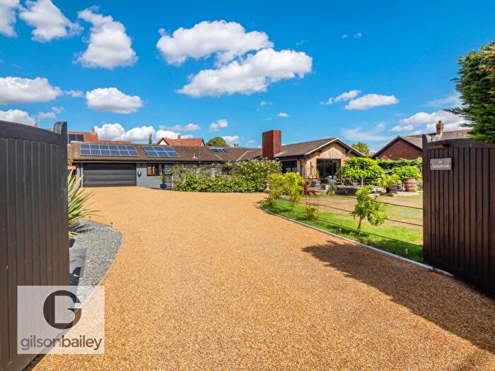 4 Bedroom Detached Bungalow For Sale In Yarmouth Road, Blofield, NR13