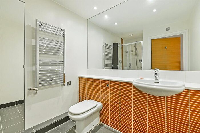 2 Bedroom Apartment To Rent In St. Thomas Street, Bristol, Somerset, BS1