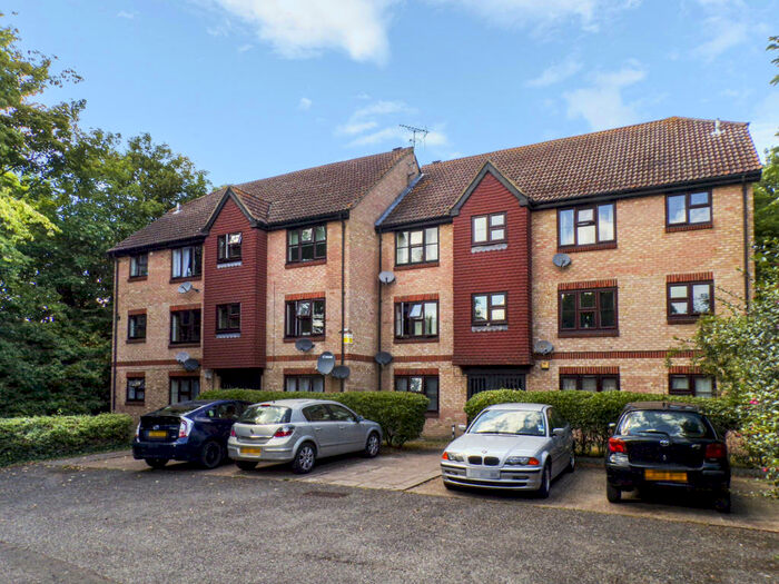 2 Bedroom Flat To Rent In Plaistow, London, E13