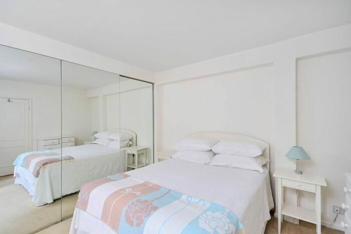 1 Bedroom Flat To Rent In Grosvenor Road, Pimlico, London, SW1V