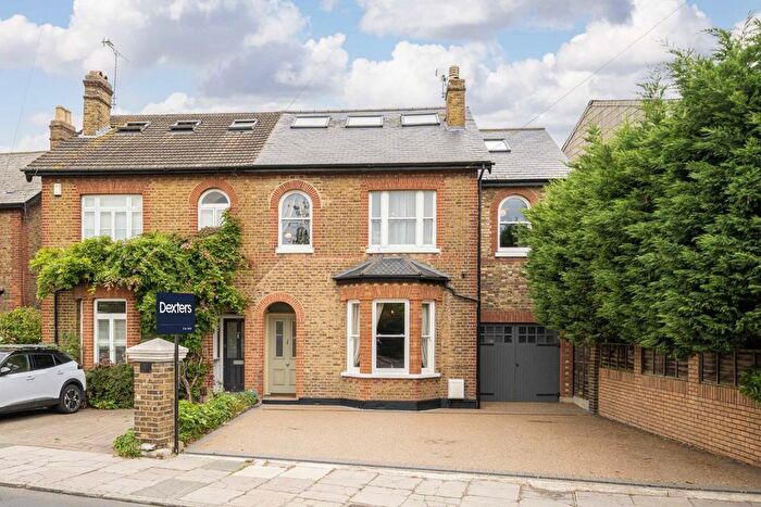 6 Bedroom Property For Sale In Uxbridge Road, Hampton, TW12