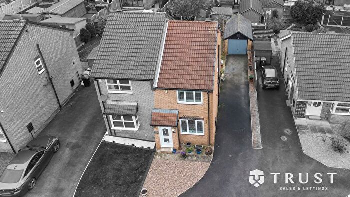 2 Bedroom Semi Detached House For Sale In Hopefield Grove, Rothwell, LS26