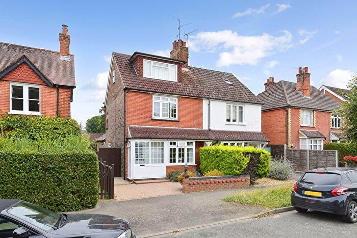 3 Bedroom Semi-Detached House For Sale In The Mount, Cranleigh, GU6