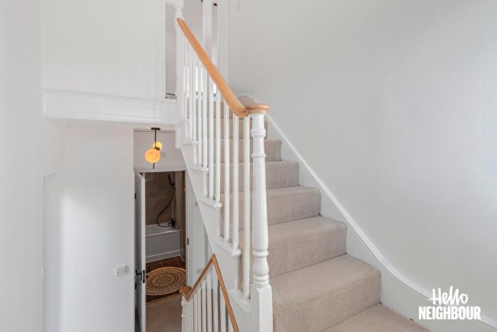 2 Bedroom Flat To Rent In Beresford Road, London, N5
