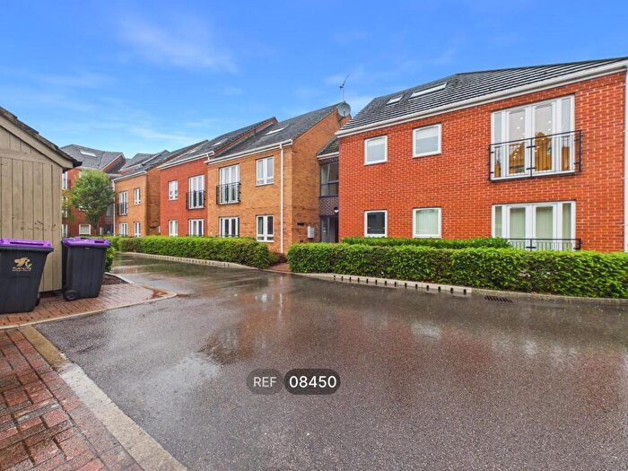 3 Bedroom Apartment To Rent In Radcliffe Road, Gamston, Nottingham, NG2