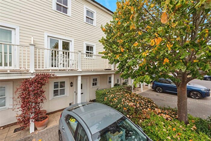 4 Bedroom Detached House For Sale In Westmount Close, Worcester Park, KT4