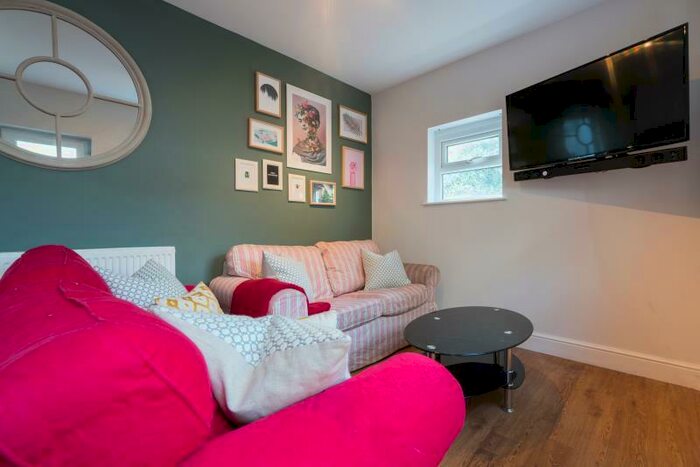 7 Bedroom Terraced House To Rent In Glenroy Street, Cardiff, CF24