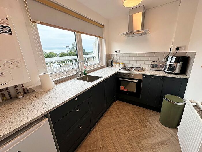 Studio To Rent In Westwood Square, Glasgow, G75