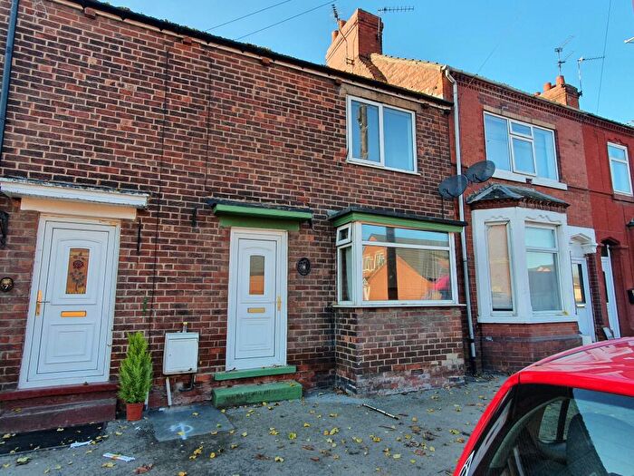 2 Bedroom House To Rent In New Houses, Askern, DN6