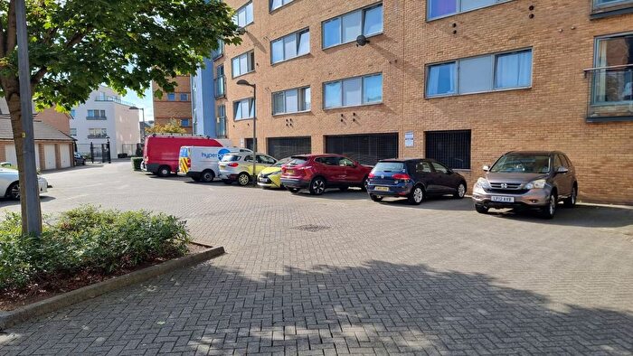 2 Bedroom Flat To Rent In Miles Close, London, SE28