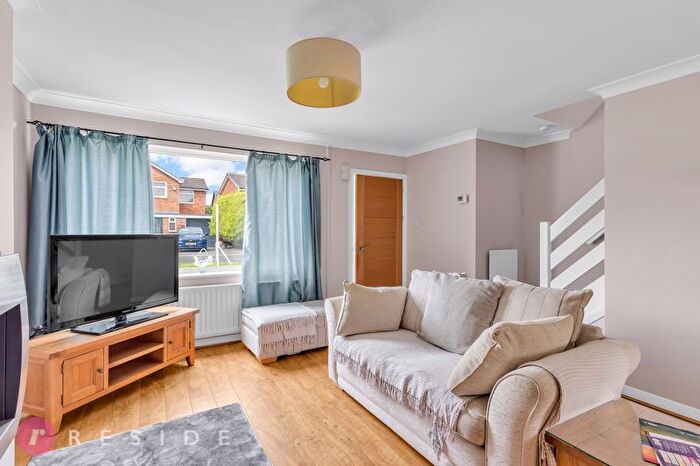 4 Bedroom Detached House For Sale In Tern Close, Bamford, Rochdale, OL11