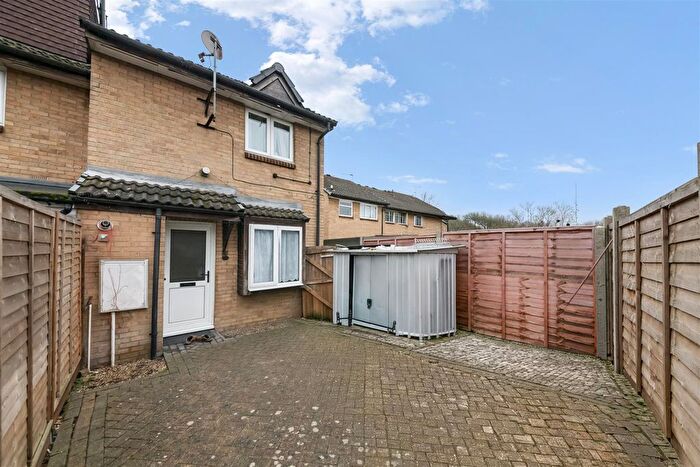 1 Bedroom Property For Sale In Repens Way, Yeading, Hayes, UB4