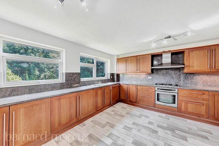 4 Bedroom Town House To Rent In Chepstow Rise, Croydon, CR0