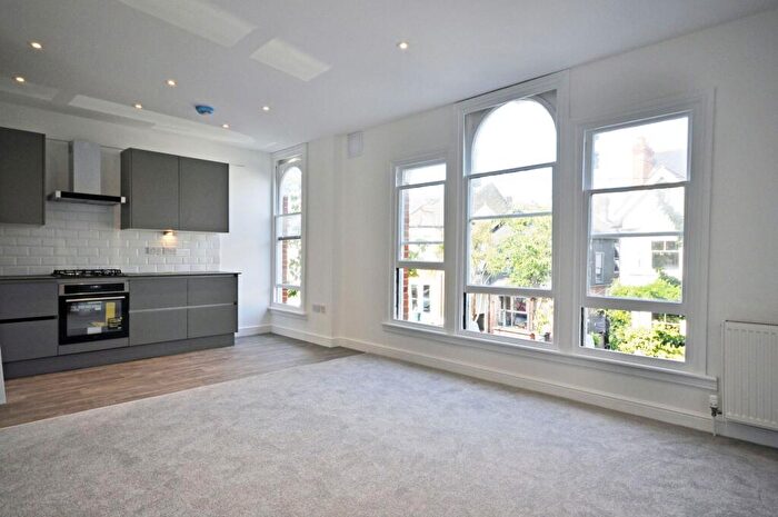 2 Bedroom Apartment To Rent In Elm Road, Mortlake, SW14