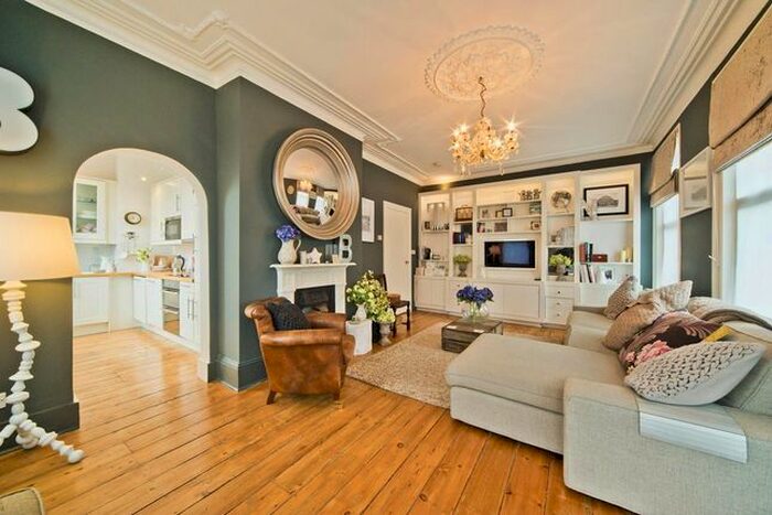 2 Bedroom Flat To Rent In Agincourt Road, South End Green, NW3