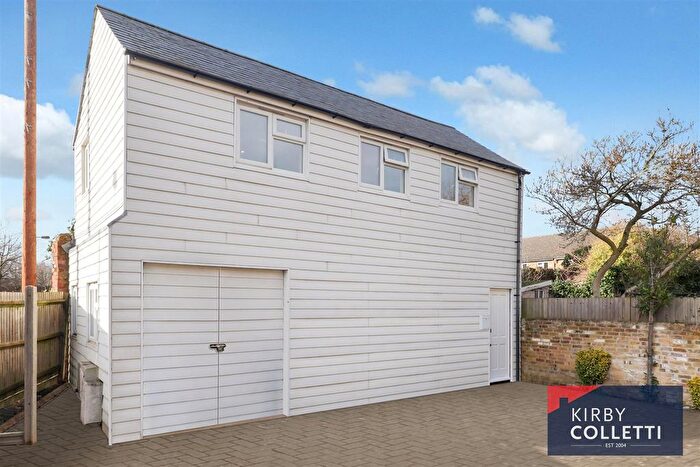 1 Bedroom Barn Conversion To Rent In New Road, Ware, SG12