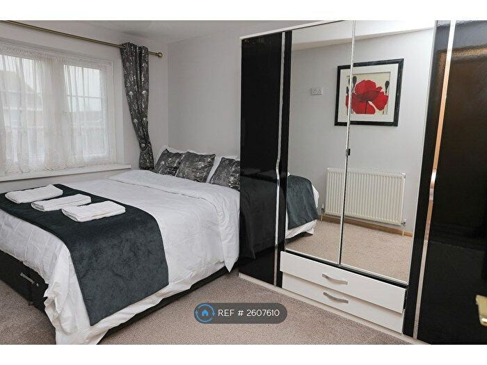 3 Bedroom Semi-Detached House To Rent In Waldstock Road, London, SE28