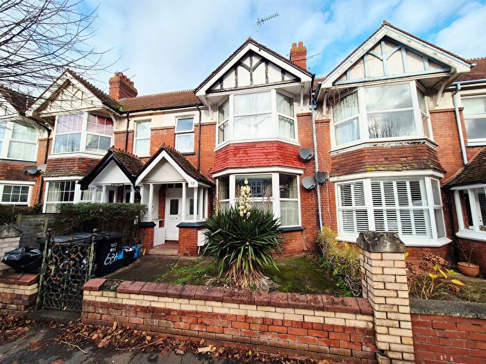 2 Bedroom Flat For Sale In Summerland Avenue, Minehead, TA24