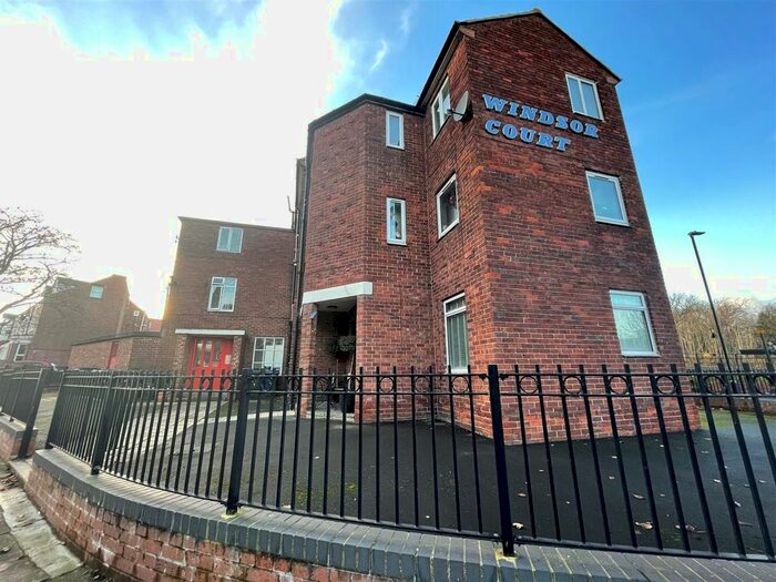 2 Bedroom Flat To Rent In Windsor Court, South Gosforth, Newcastle Upon Tyne, NE3